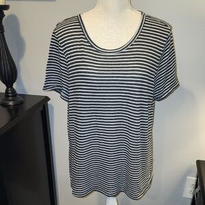 American Eagle Charcoal Gray/White Striped T-Shirt Size XL PTP 22 In Length 25in